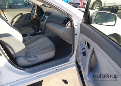 2007 Toyota Camry Le z USA, uszkodzony, nr VIN 4T1BE46K77U617114